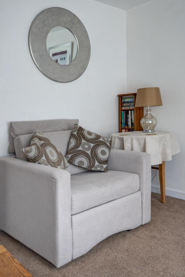 Katrinas Apartment By Treetop Property Cirencester Kültér fotó